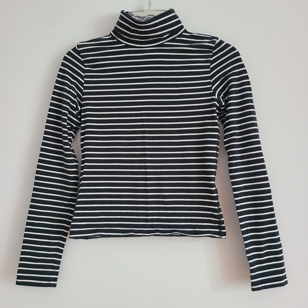 Classic Black and White Striped Long Sleeve Top Size XS